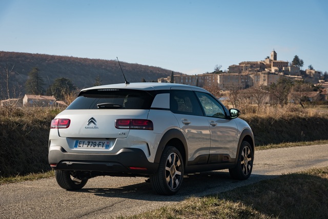 Yeni Citroën C4 elektrik motoru ve yeni bir isimle gelecek - 2