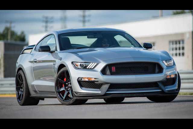 2020 Shelby GT350 yeni renk seçenekleri ile ortaya çıktı - 4