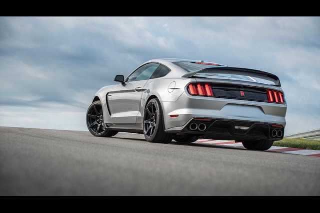 2020 Shelby GT350 yeni renk seçenekleri ile ortaya çıktı - 5