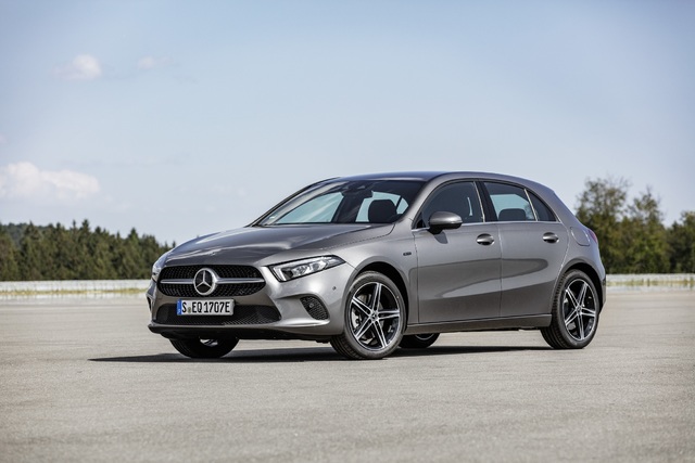 Mercedes, A ve B Serisi’nde plug-in hibrit versiyonu tanıttı - 14