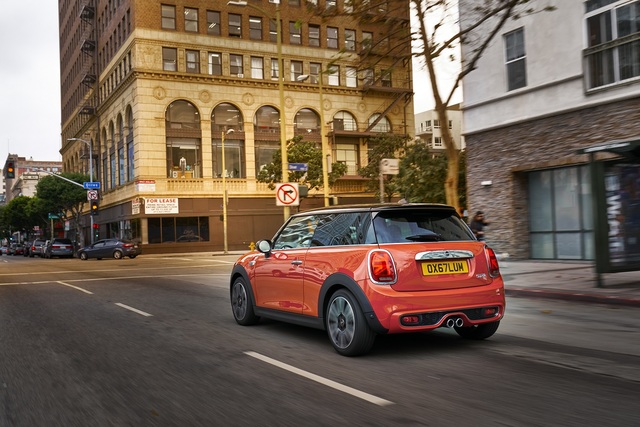 MINI Hatchback ve Convertible modelleri makyajlandı - 4