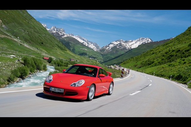 Porsche 911 GT3 20 yaşında - 23