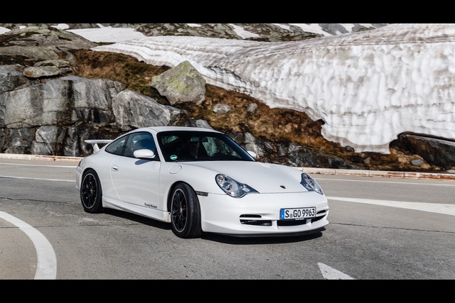 Porsche 911 GT3 20 yaşında - 29