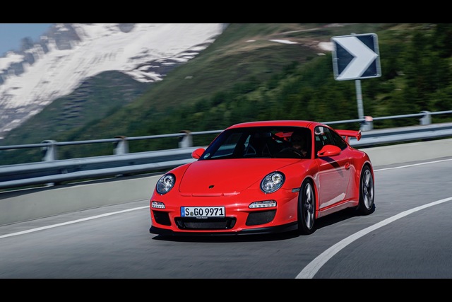 Porsche 911 GT3 20 yaşında - 48