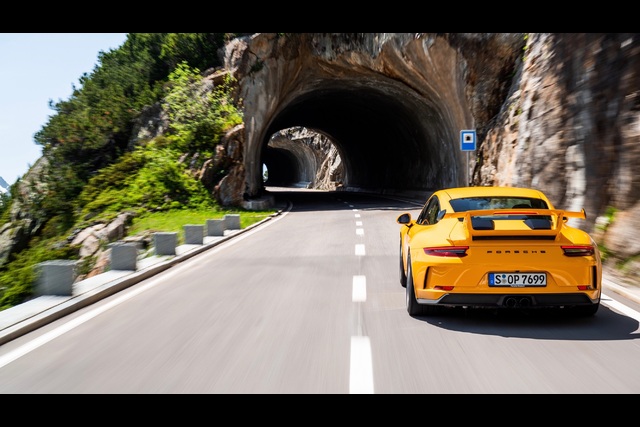 Porsche 911 GT3 20 yaşında - 60