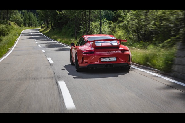 Porsche 911 GT3 20 yaşında - 72