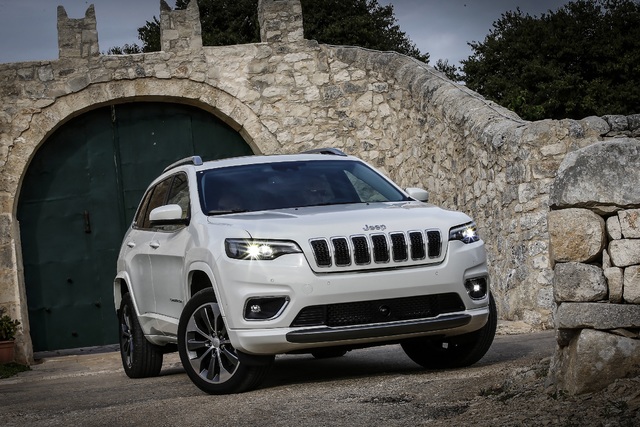 Makyajlı Jeep Cherokee Detroit'i bekliyor - 1