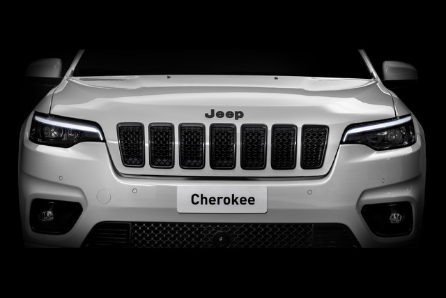 Makyajlı Jeep Cherokee Detroit'i bekliyor - 13