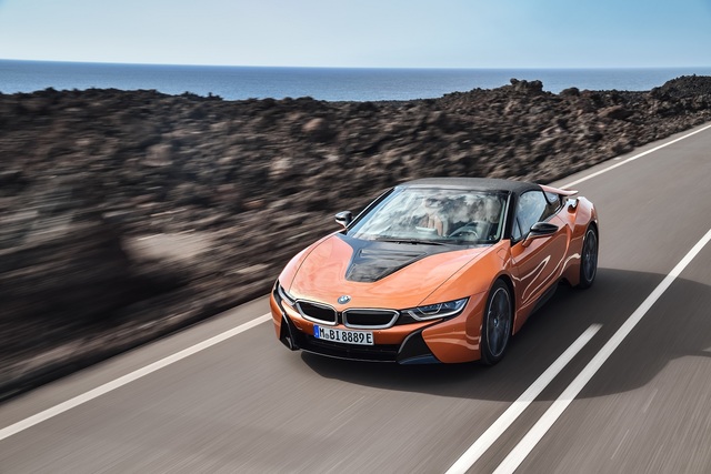 BMW i8 Roadster LA Fuarı’nda gösterildi - 3