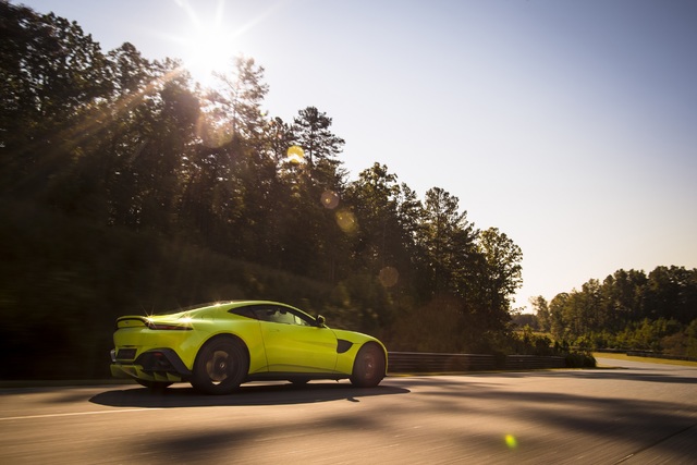 Yeni Aston Martin Vantage tanıtıldı - 3