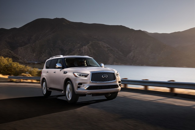 Makyajlanan Infiniti QX80 Dubai’de tanıtıldı - 1