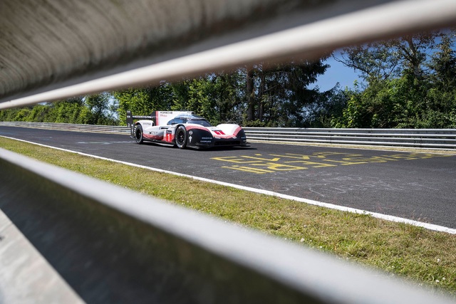 Porsche 919 Hybrid Evo 35 yıllık Ring rekorunu alt üst etti! - 7