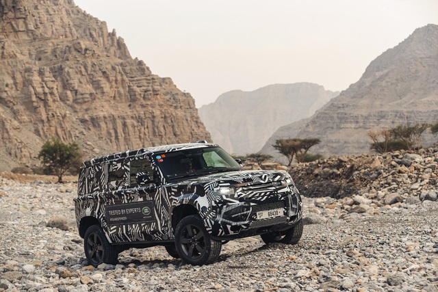 Land Rover yeni Defender’ın logosunu gösterdi - 13