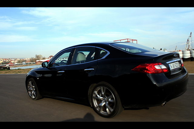 Infiniti M 30d S Premium - 6