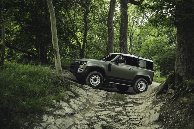 Land Rover Defender Türkiye’de satışa sunuldu - 25