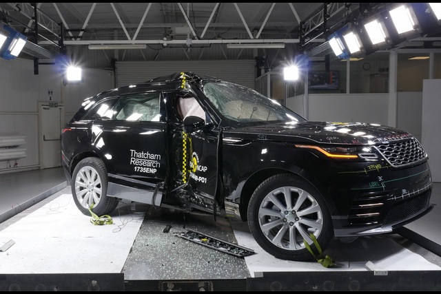 Range Rover Velar beş yıldızlık çarpıştı - 1