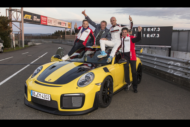 911 GT2 RS, ’Ring rekorunu 6:47.3 ile kırdı! - 3