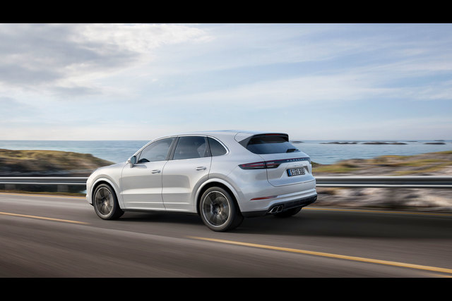 Yeni Cayenne Turbo 550 bg güç üretiyor - 4