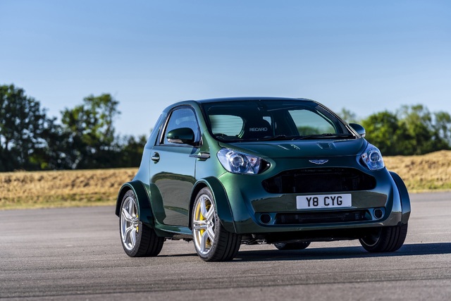 Aston'dan Goodwood'a özel V8 Cygnet - 1