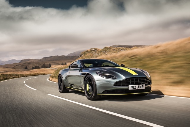 Aston Martin DB11 AMR tanıtıldı - 1