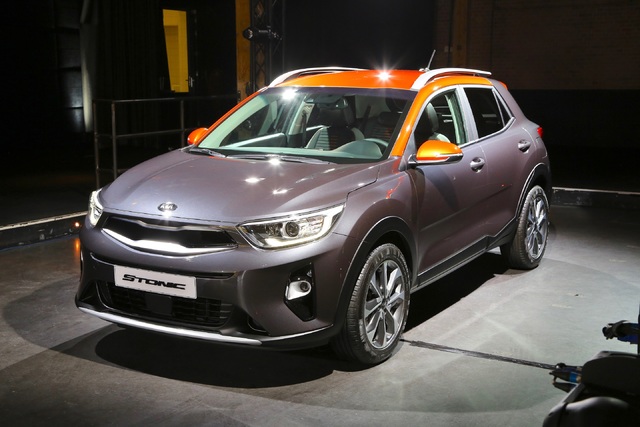 Kia Stonic beklenenden erken geldi - 1