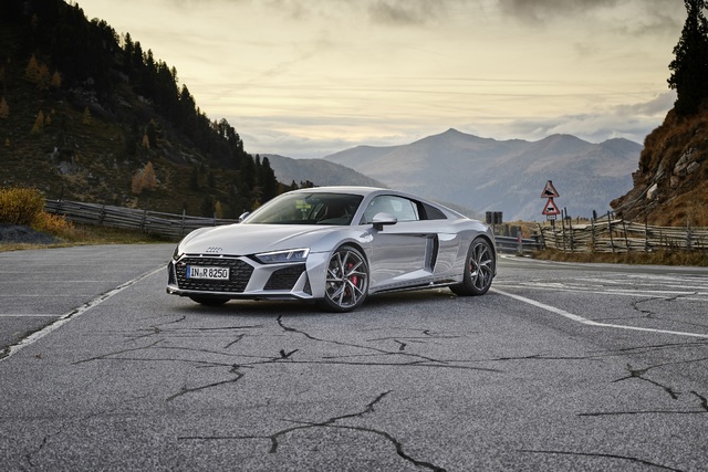 Audi, R8’de arkadan çekiş sunmaya başladı - 1