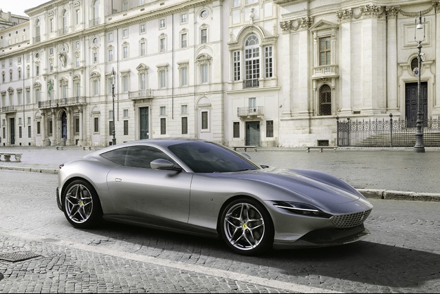 Ferrari Roma markanın yeni GT modeli olarak tanıtıldı - 1