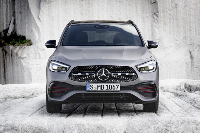 İkinci jenerasyon Mercedes GLA tanıtıldı - 9