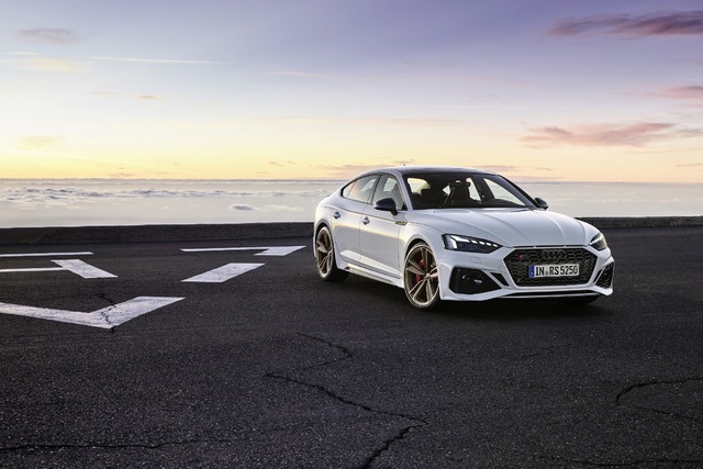 Audi RS5 Coupe ve Sportback makyajlandı - 6