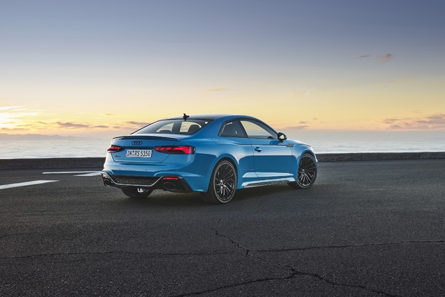 Audi RS5 Coupe ve Sportback makyajlandı - 14