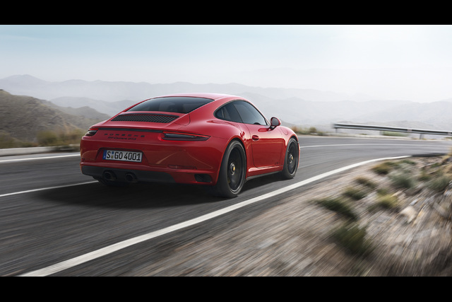 Yeni 911 GTS Nisan’da satışta - 2