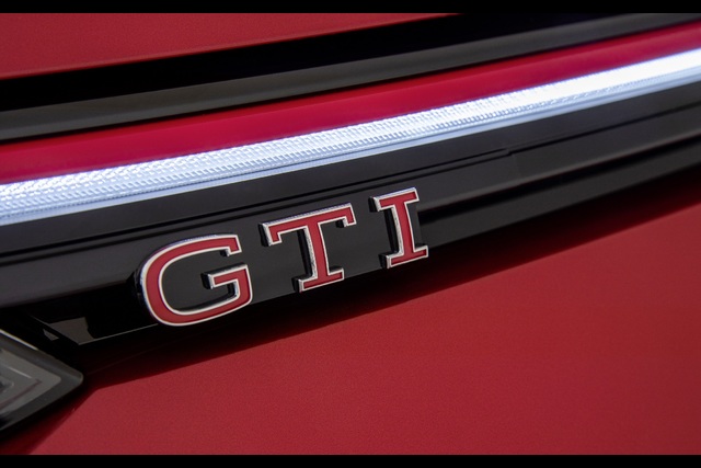 Yeni VW Golf GTI tanıtıldı - 10