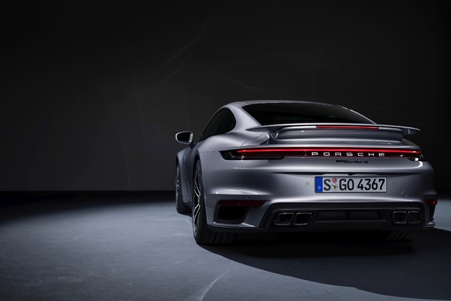 Yeni Porsche 911 Turbo S 650 bg güç üretiyor - 2