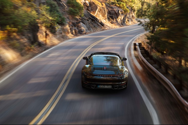 Yeni Porsche 911 Targa tanıtıldı - 20