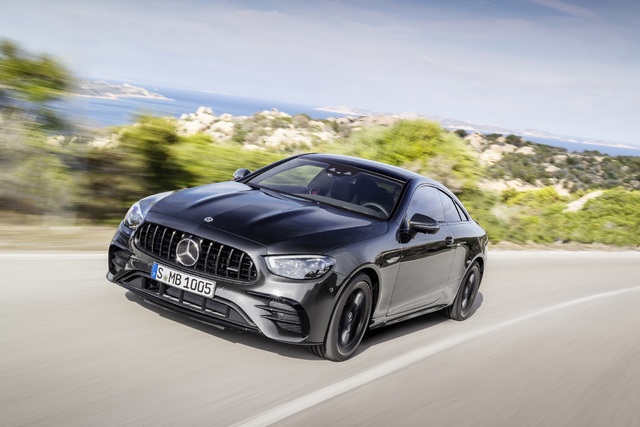 Mercedes, sedandan sonra E Serisi Coupe ve Cabriolet’yi de makyajladı - 20