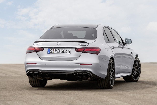 Mercedes’ten BMW M5’e cevap gecikmedi: Mercedes-AMG E63 makyajlandı - 10