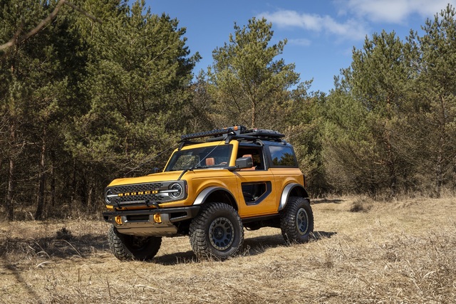 Yeni Ford Bronco retro tasarımla geldi - 7