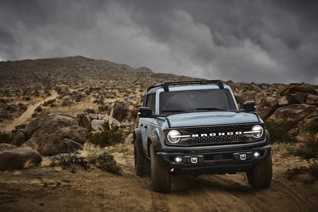 Yeni Ford Bronco retro tasarımla geldi - 9