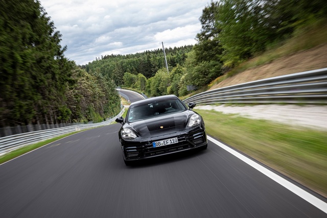 Makyajlanan Porsche Panamera ’Ring rekorunu yeniledi - 3