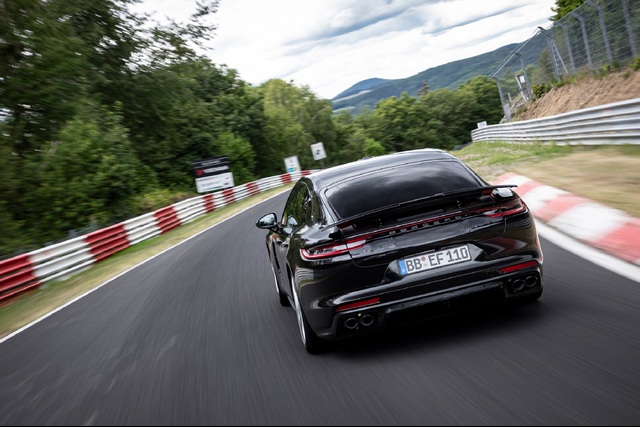 Makyajlanan Porsche Panamera ’Ring rekorunu yeniledi - 4