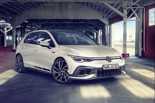 Yeni VW Golf GTI Clubsport 300 bg güç üretiyor - 1