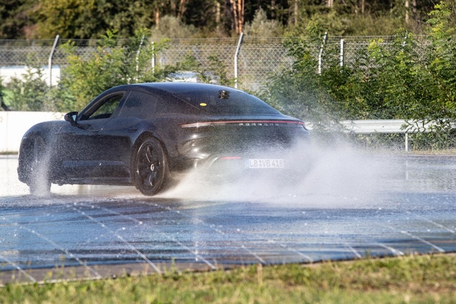 Porsche Taycan drift rekoru kırdı - 13