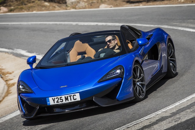 McLaren 570S üstünü açtı - 2