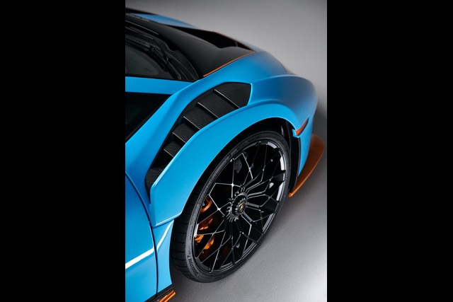 Karşınızda Lamborghini Huracan'ın son versiyonu STO! - 15